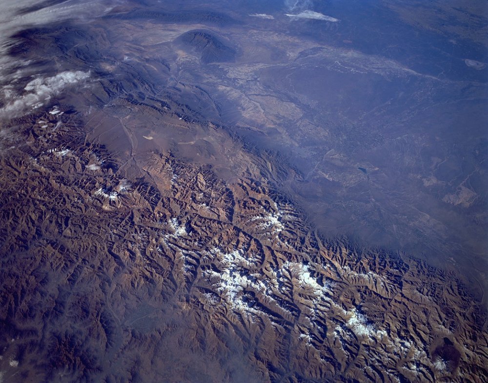 Гора Гималаи с спутника
