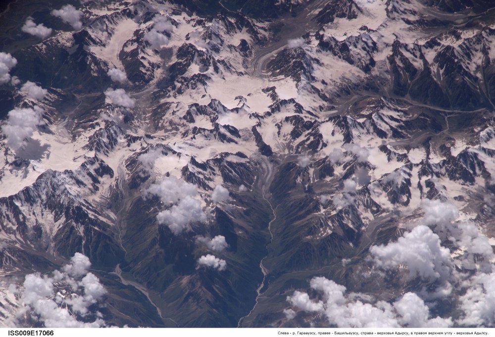 Кавказский хребет космоснимок