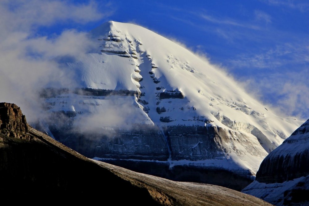 Гора пирамида Кайлас