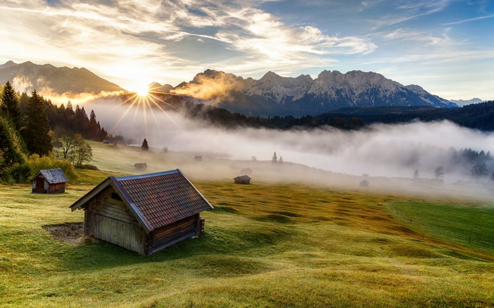 Бавария домики озеро горы туман