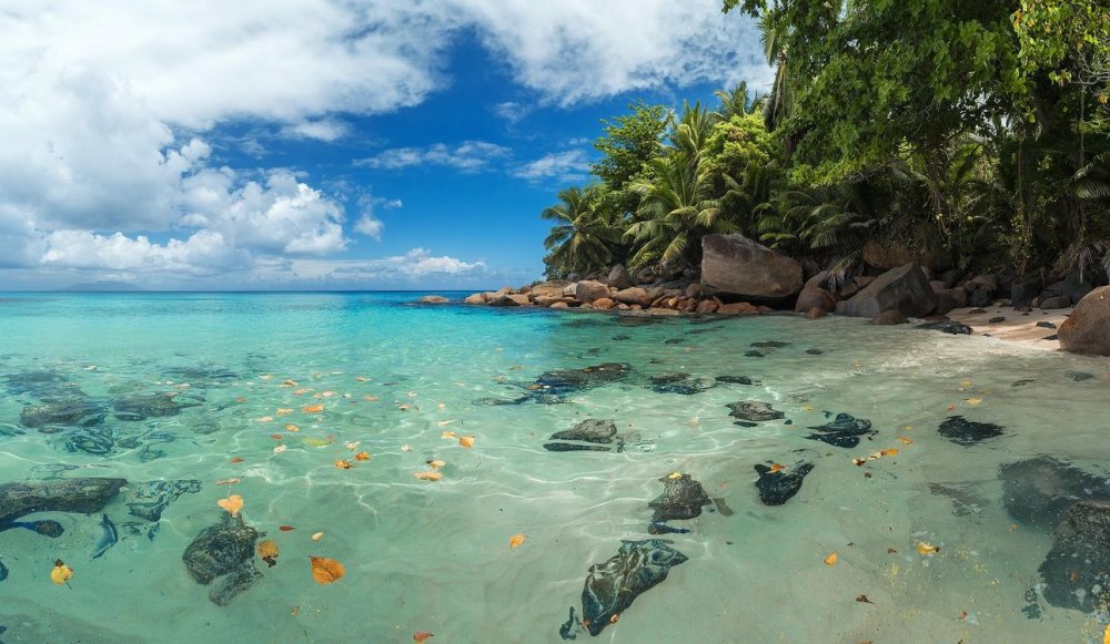 Рифы на острове Маэ
