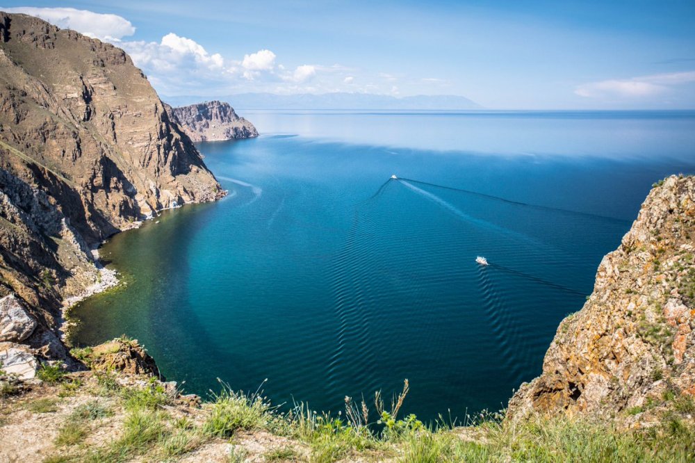 Оз Байкал остров Ольхон вид сверху