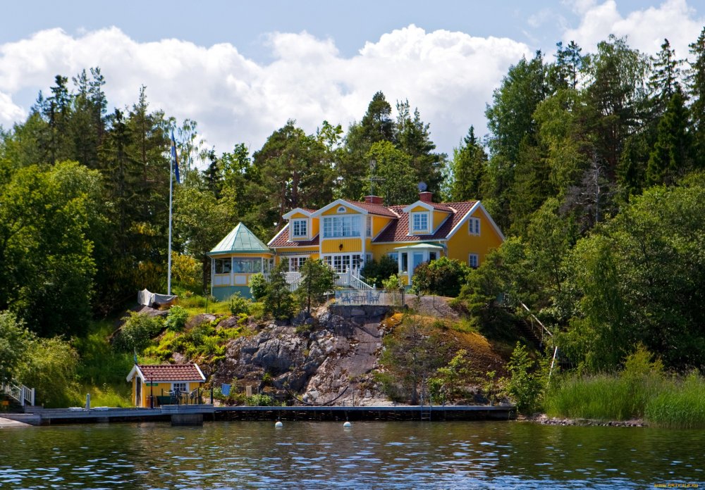 Дом у озера Швеция