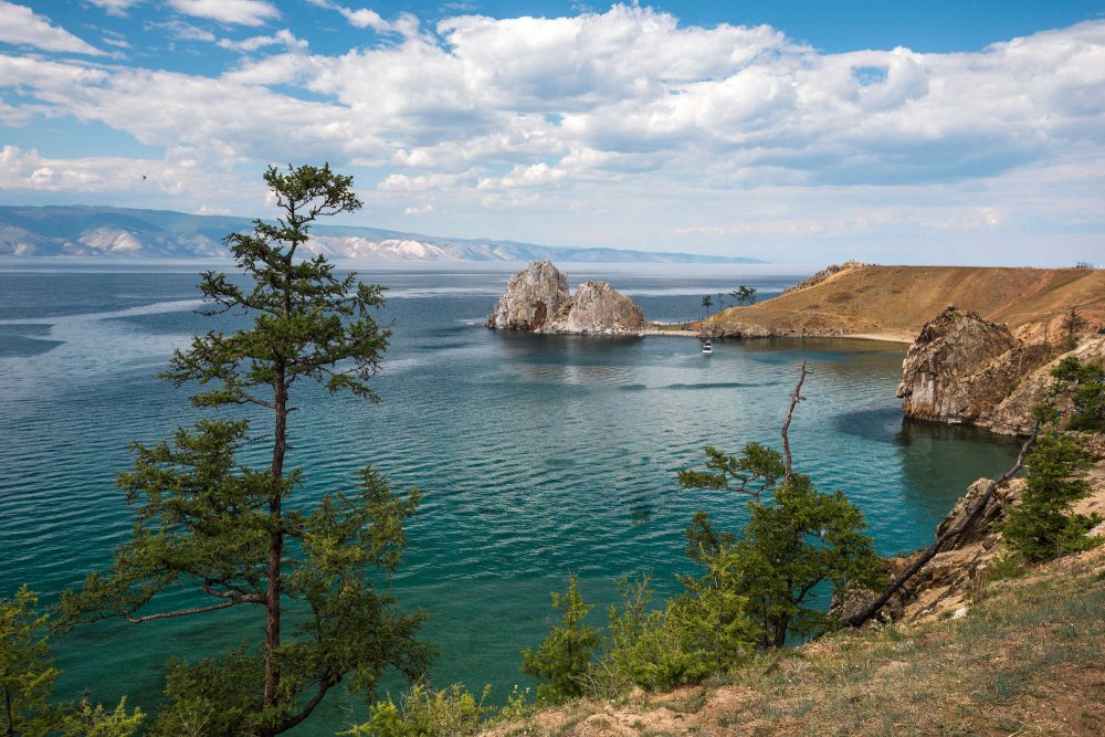 Озеро Байкал в августе
