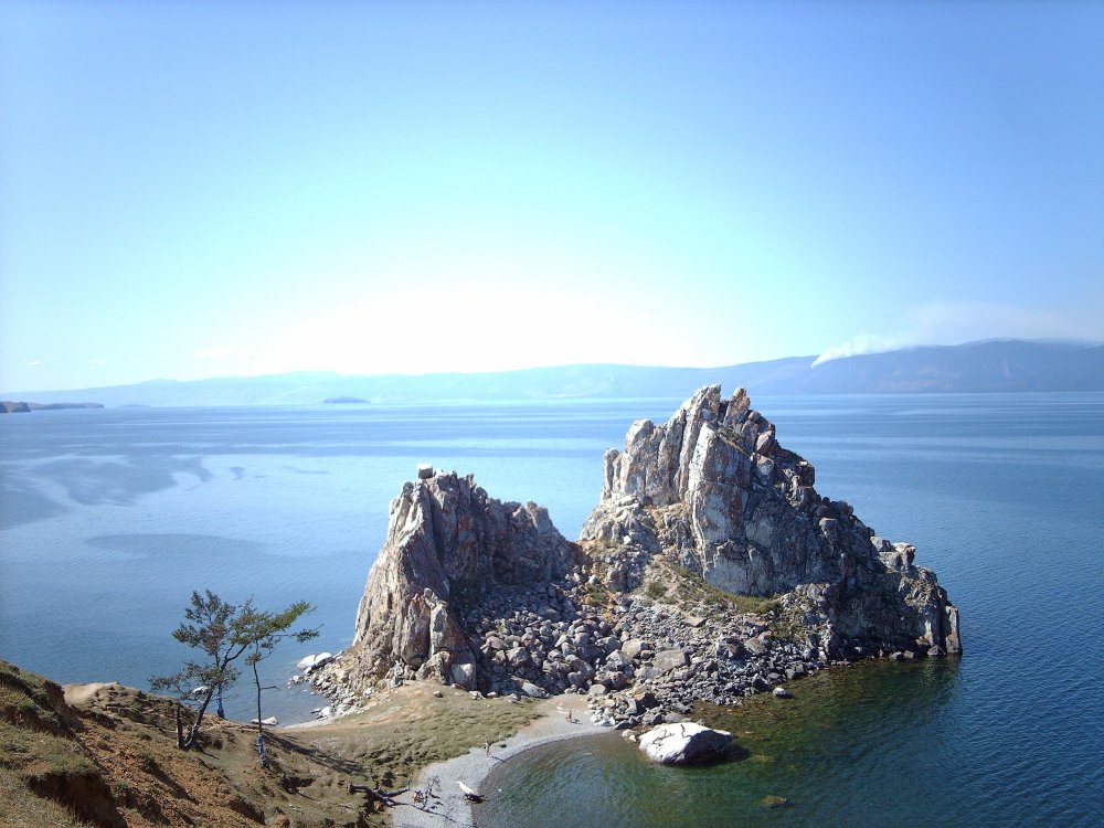 Байкал скала Шаманка остров Ольхон Хужир