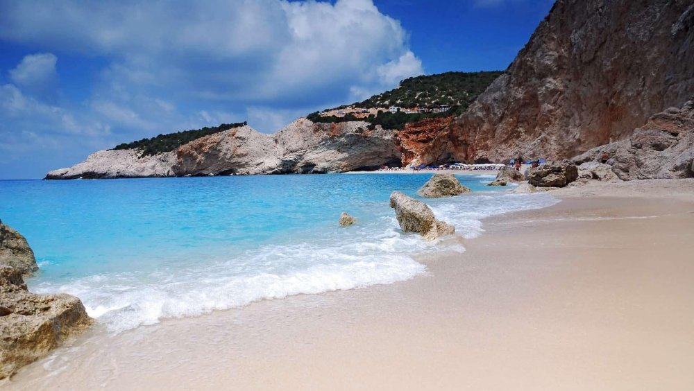 Дикие красивые пляжи Греция
