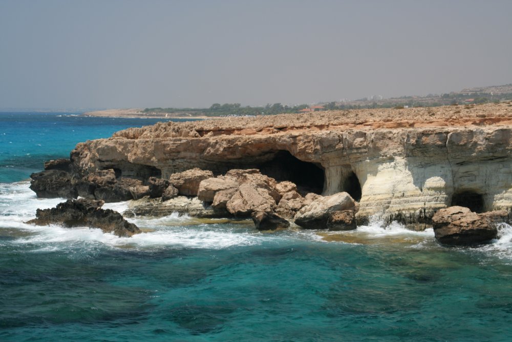 Морские пещеры каво греко