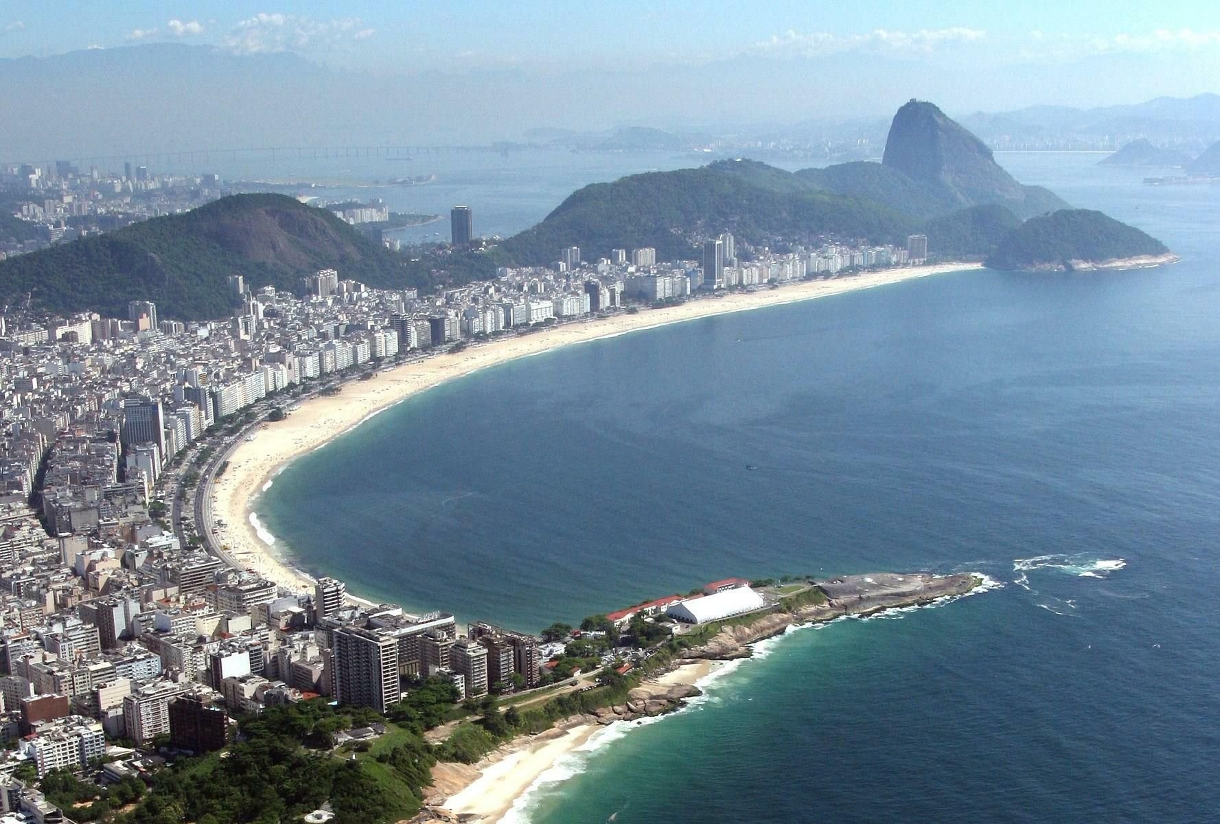 Какой океан омывает бразилию