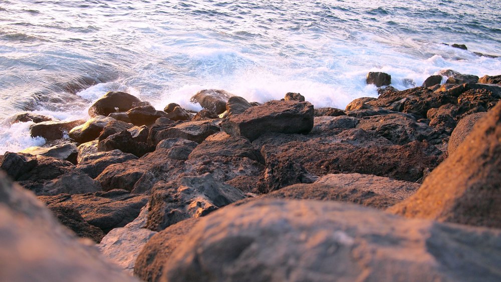 Море скалы закат фото