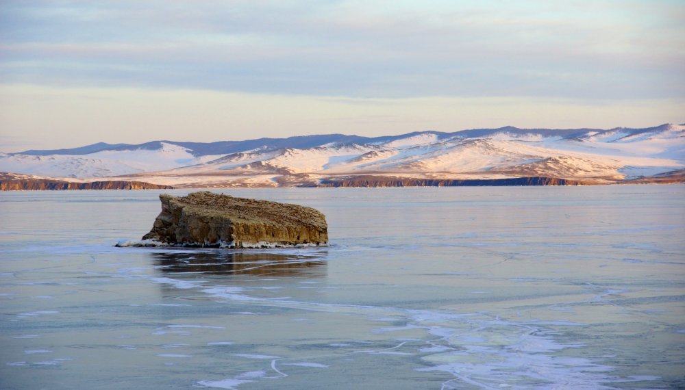 Озеро Байкал прозрачная вода