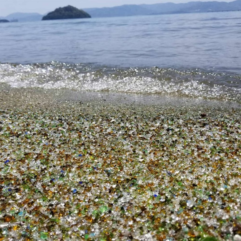 Японское море стеклянный пляж