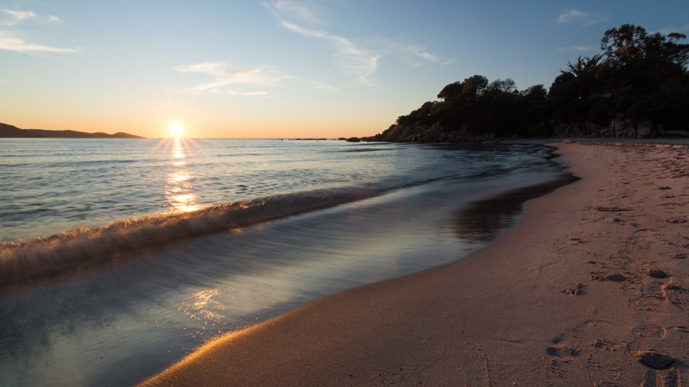 Крым отдых на берегу моря песчаный пляж