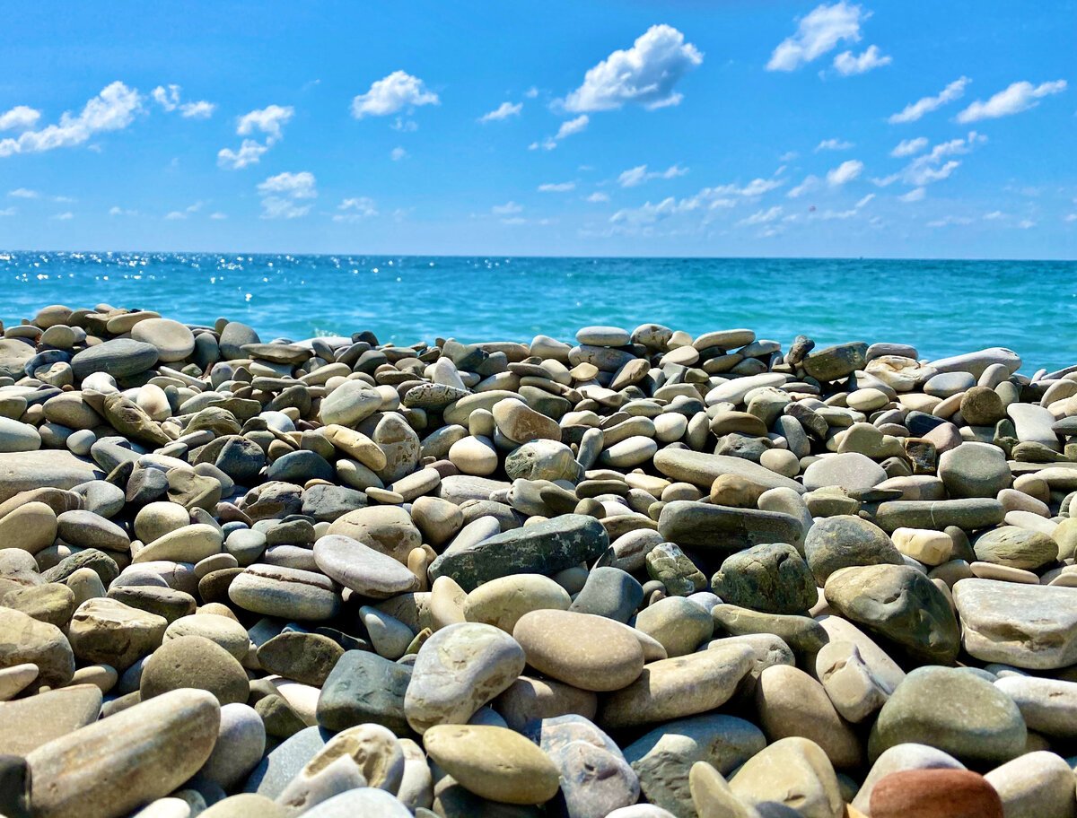 Джубга море с камнями