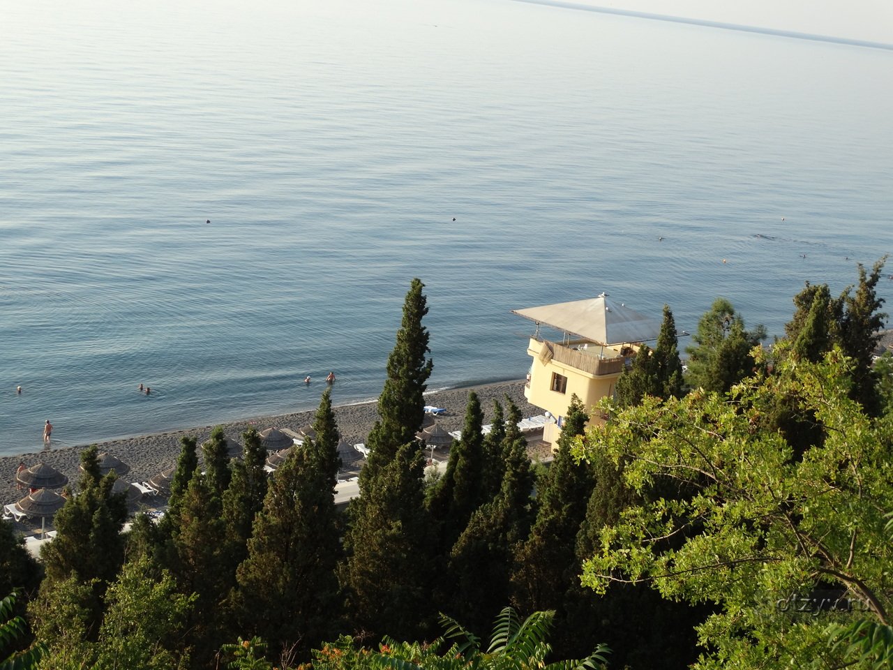 Градус море алушта. Пансионат море Алушта. Порт море Алушта. Отель море Алушта. Туннель в Алуште к морю.