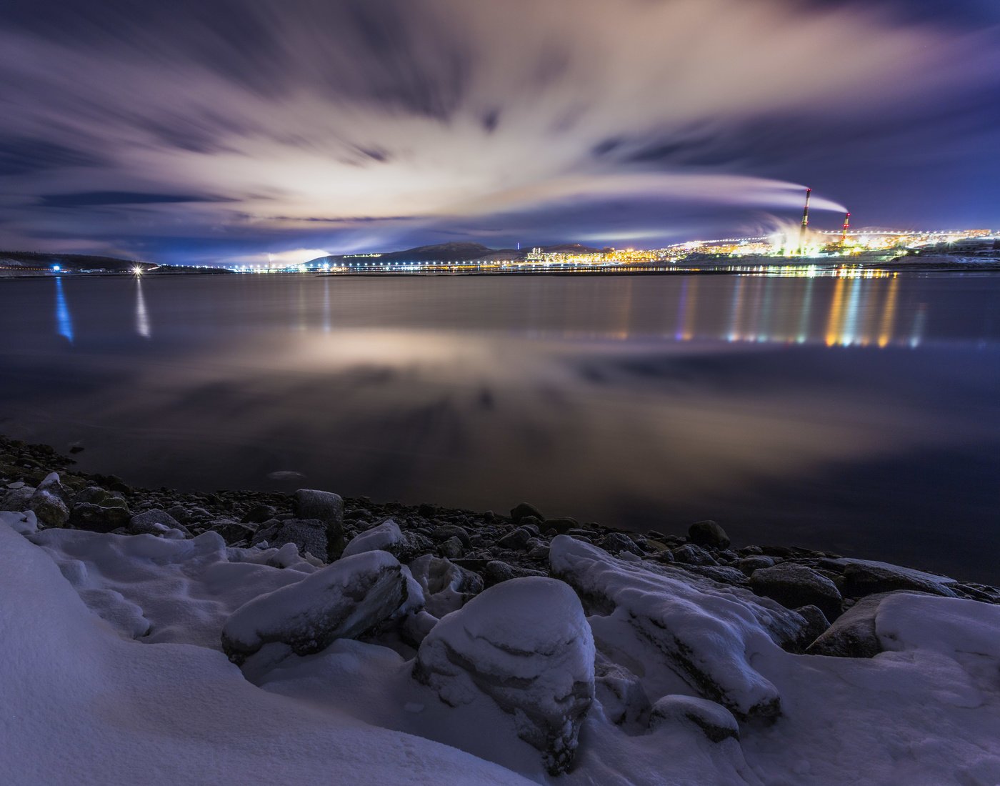 Кольский залив Мурманск ночью