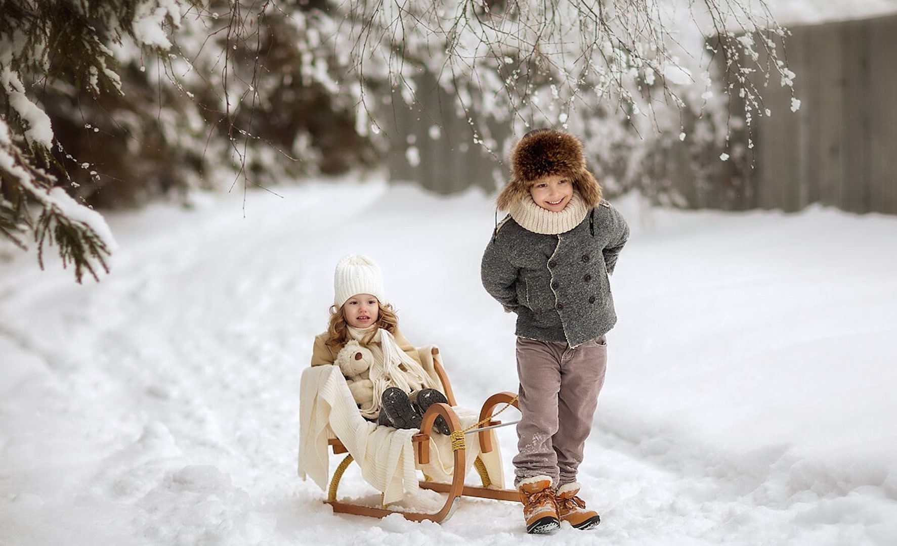 Зимой дети любят. Зима для детей. Детская зимняя фотосессия. Зимняя фотосессия с ребенком. Фотосессия детей зимой.