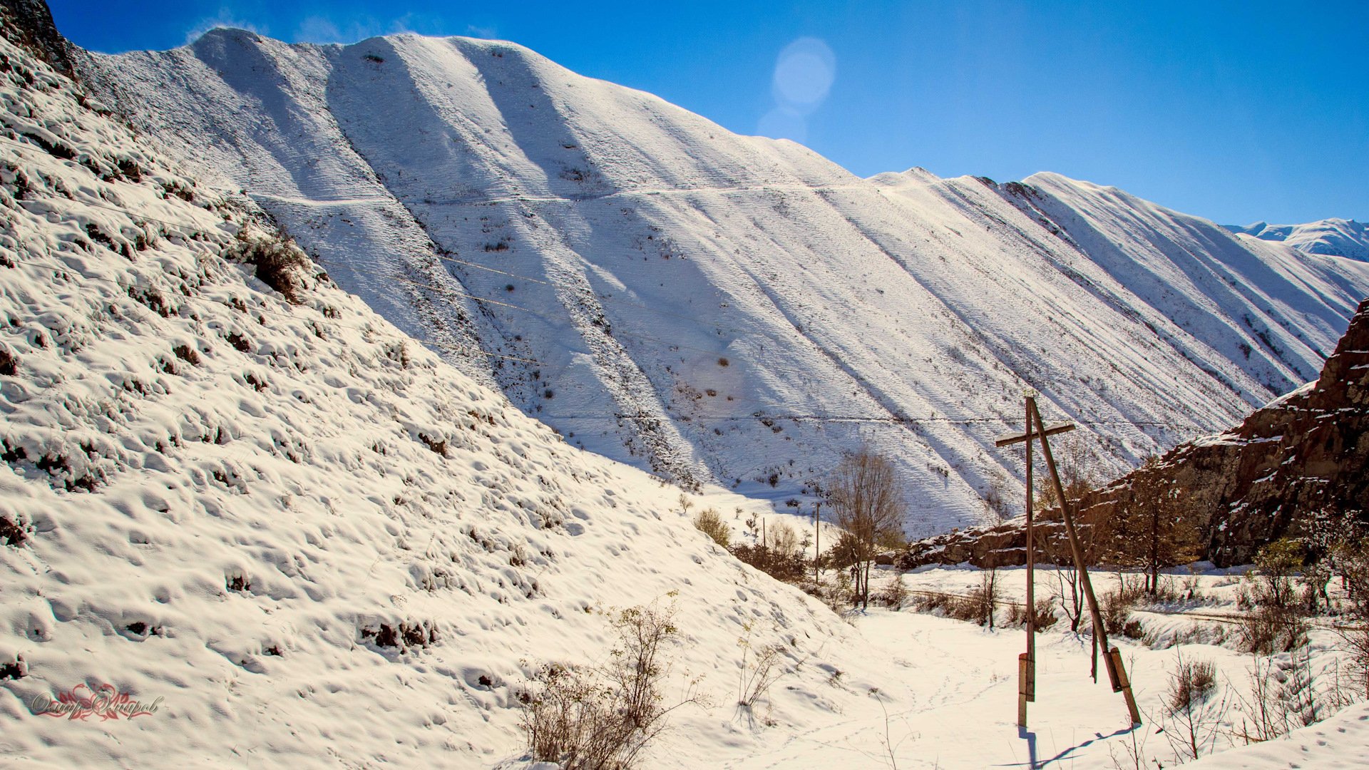 Зима в дагестане. Заснеженные горы Дагестана. Зима в горах Дагестана. Горы Дагестана зимой. Снег в горах Дагестана.