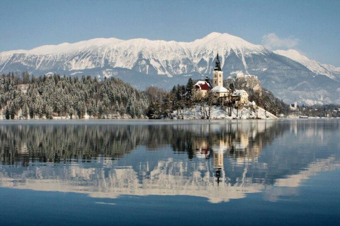 Где побывать зимой. Бледское озеро Словения. Озеро Блед Словения зима. 10. Озеро Блед, Словения. Бледское озеро Хорватия.