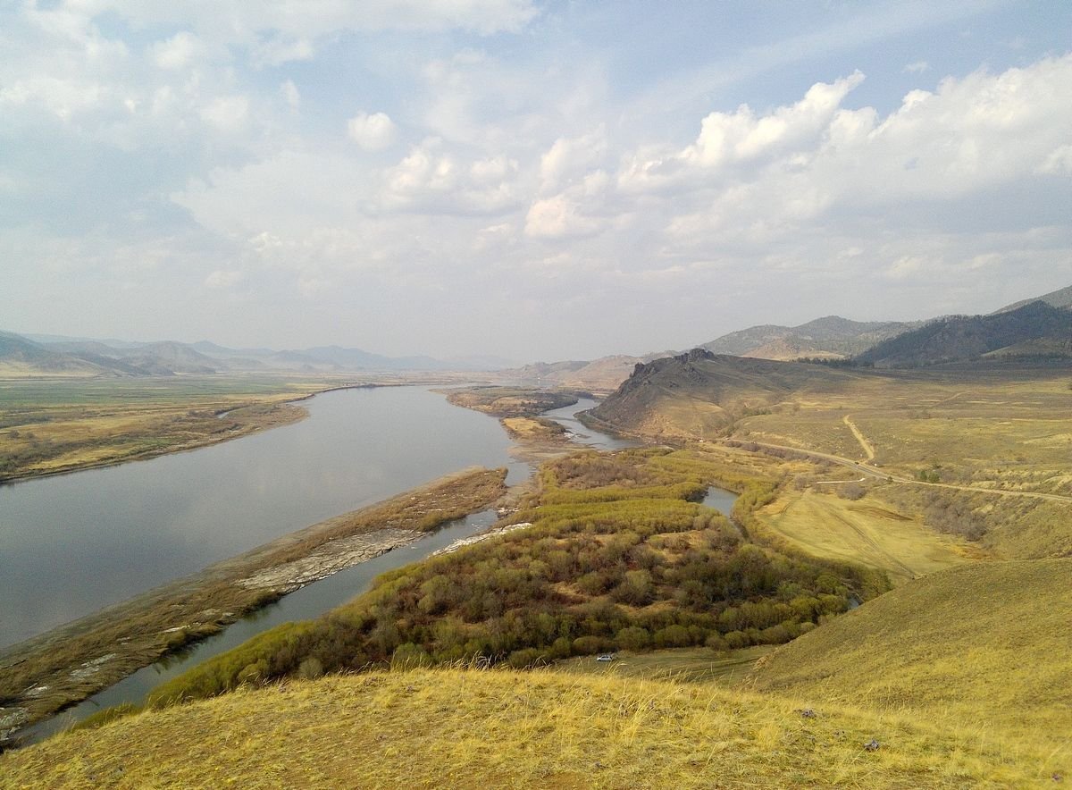 Улан удэ расположен на реке. Река Селенга в Бурятии. Река Селенга в Улан Удэ. Долина реки Селенга. Река Селенга Байкал.