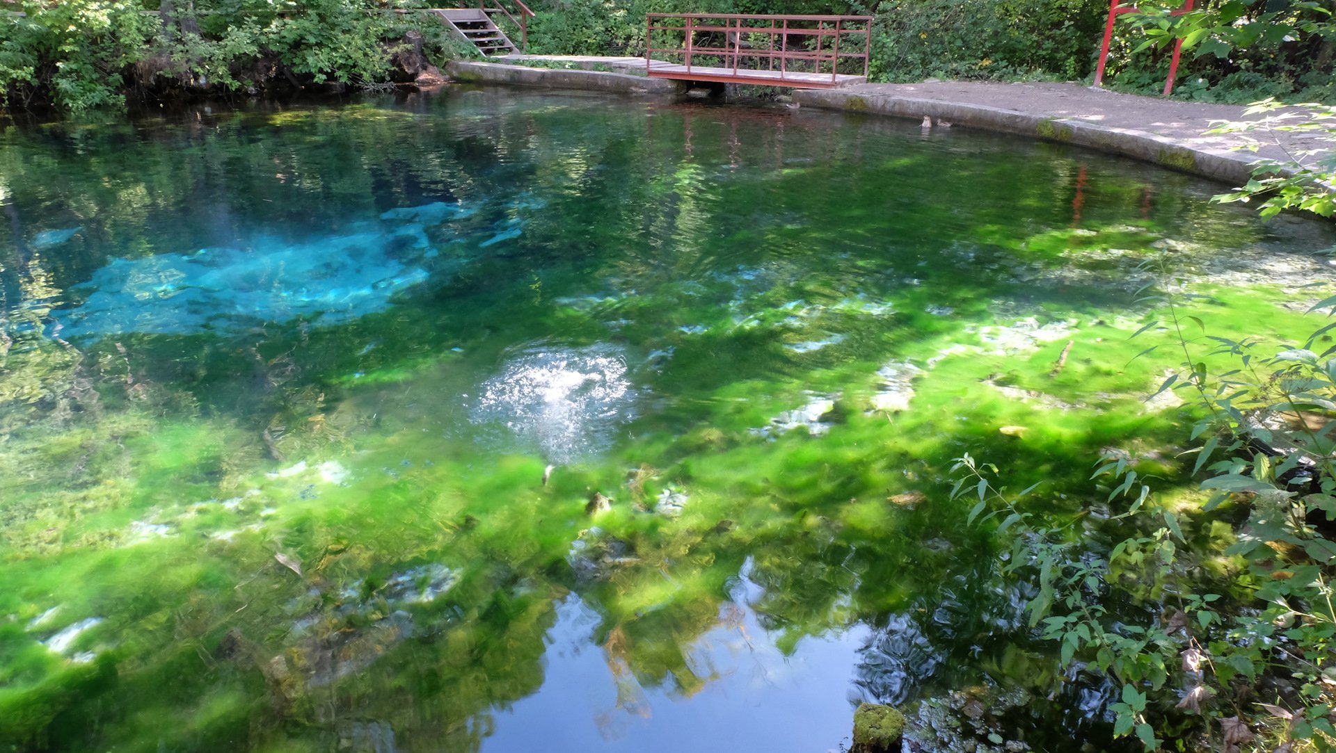 Водопад голубого озера