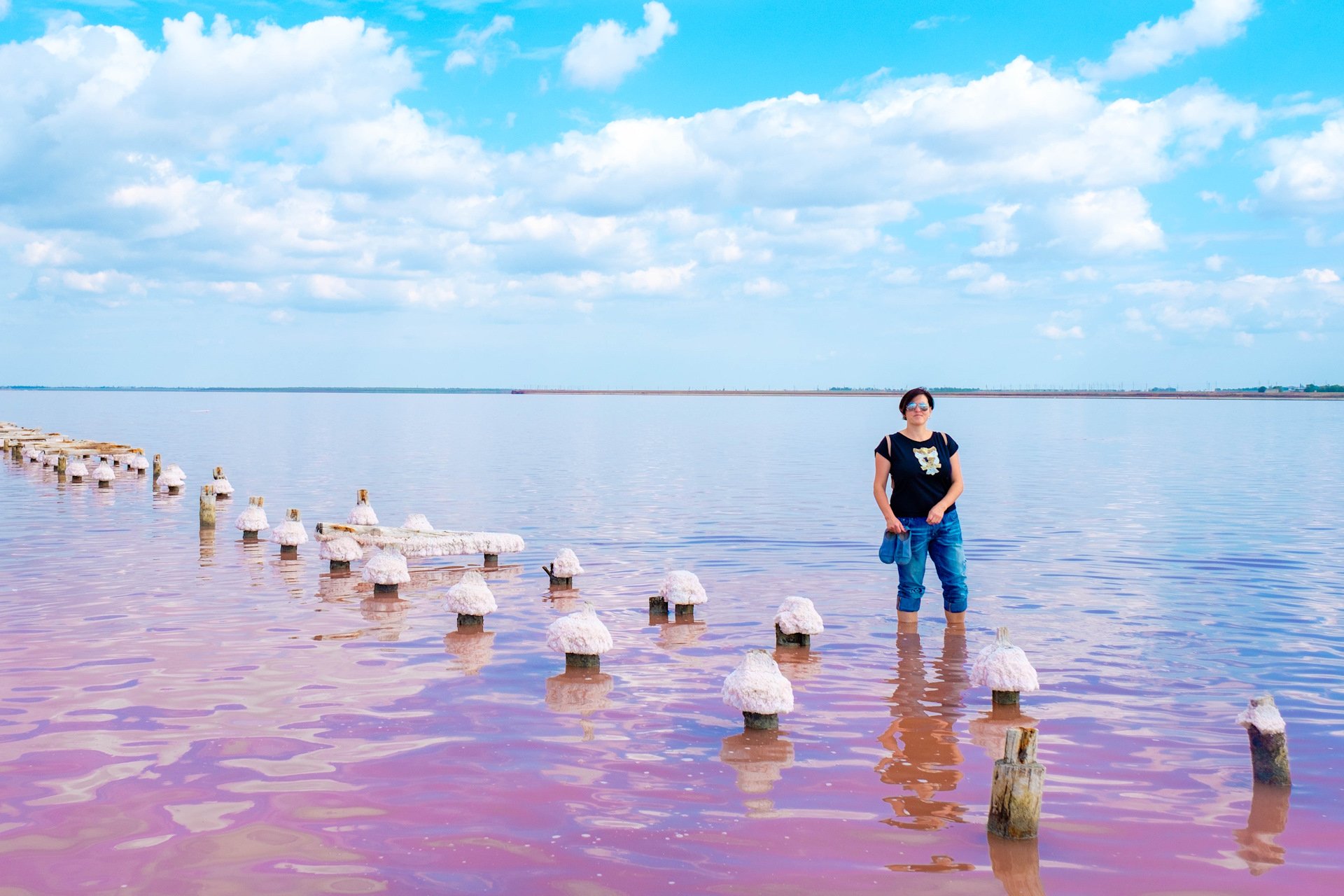 Розовое озеро саки. Сасык Сиваш озеро. Крым соленое озеро Сиваш. Сасык-Сиваш Евпатория. Озеро Сасык Евпатория.