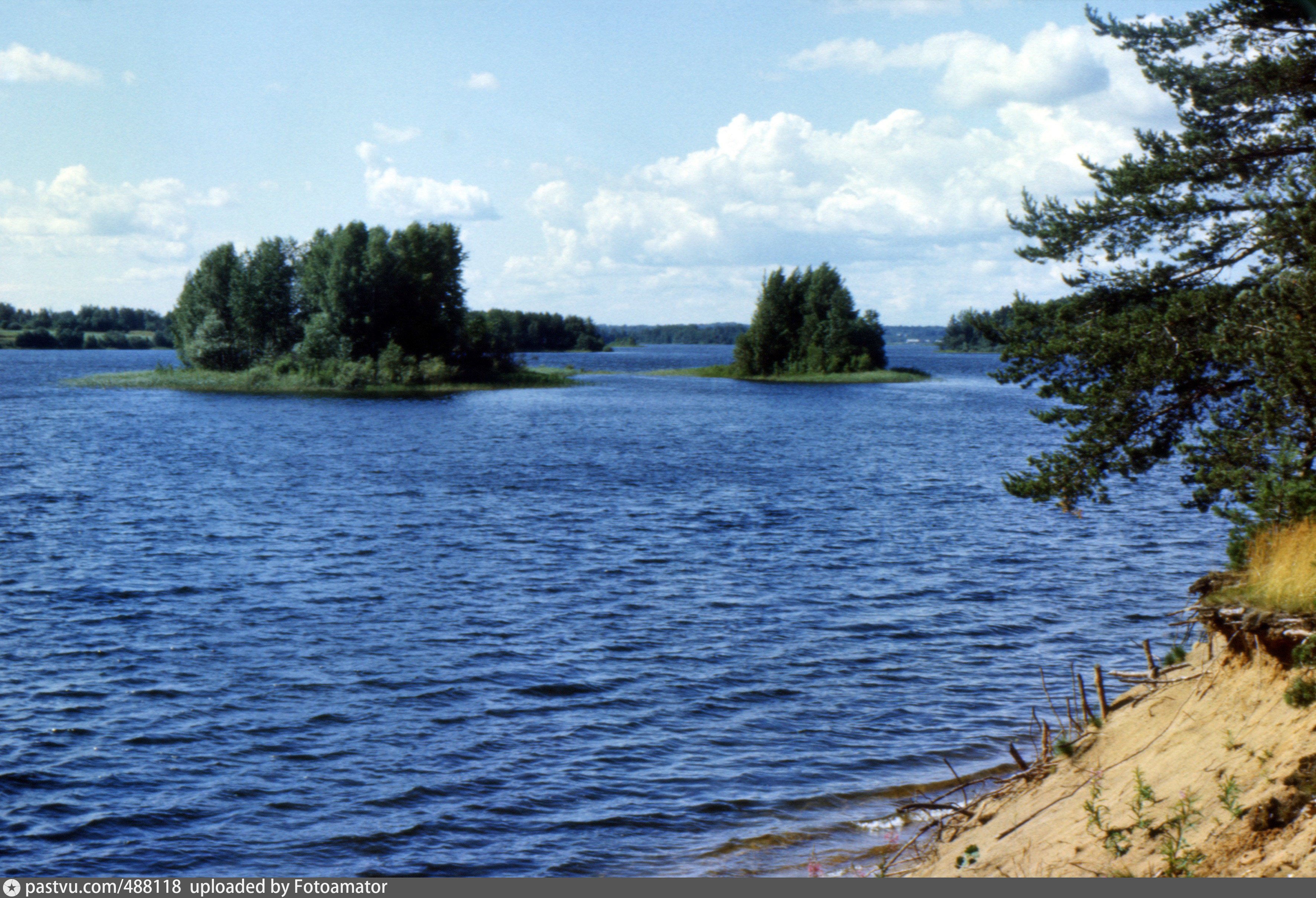 Велье новгородская область. Озеро Велье Валдай. Озеро вельё Новгородская. Деревня на озере Велье. Озеро Велье Рязанская область.