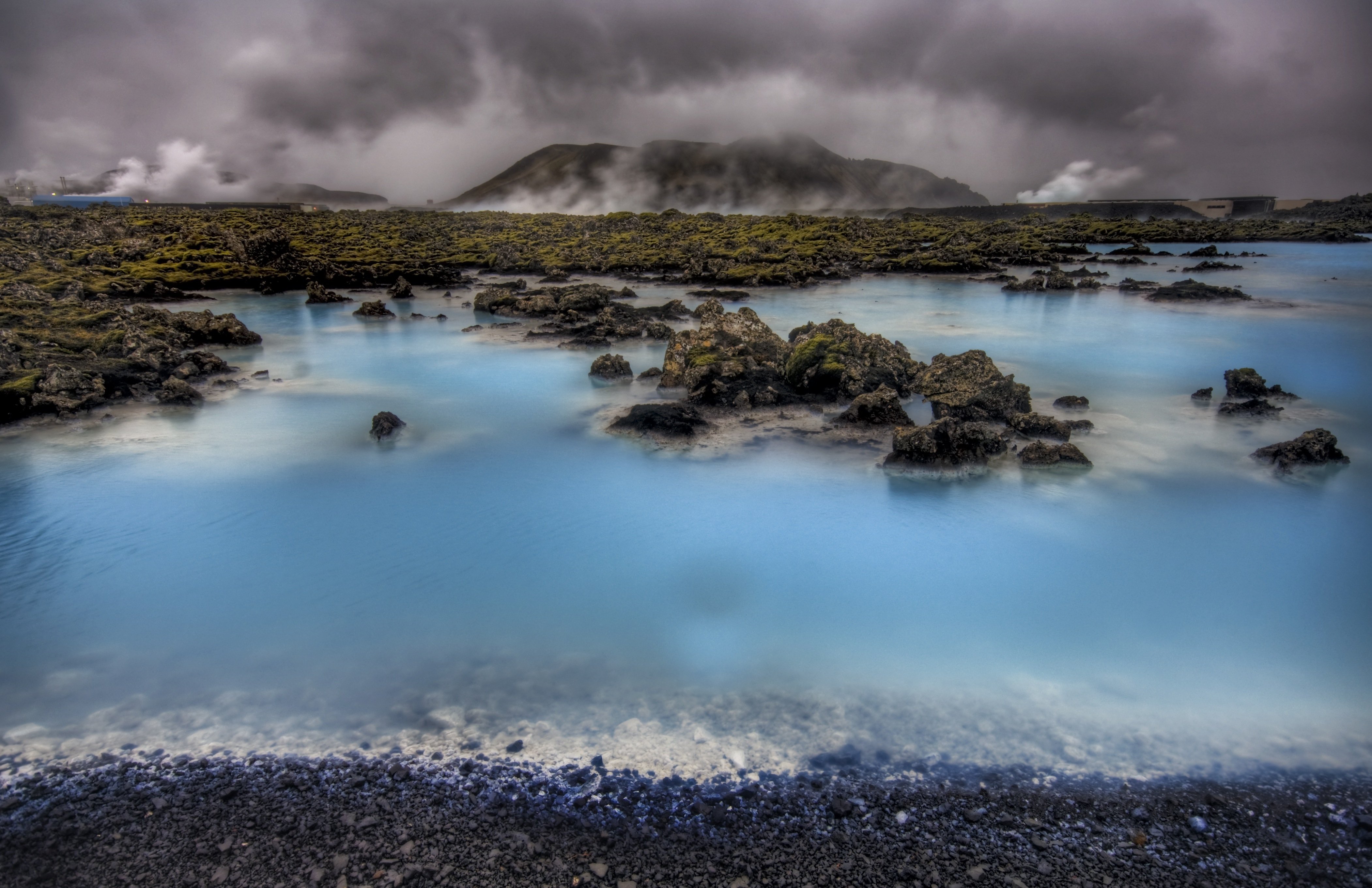 Голубая лагуна исландия. Исландия озеро голубая Лагуна. Исландия река Тьоурсау. Голубая Лагуна Исландия вулкан.