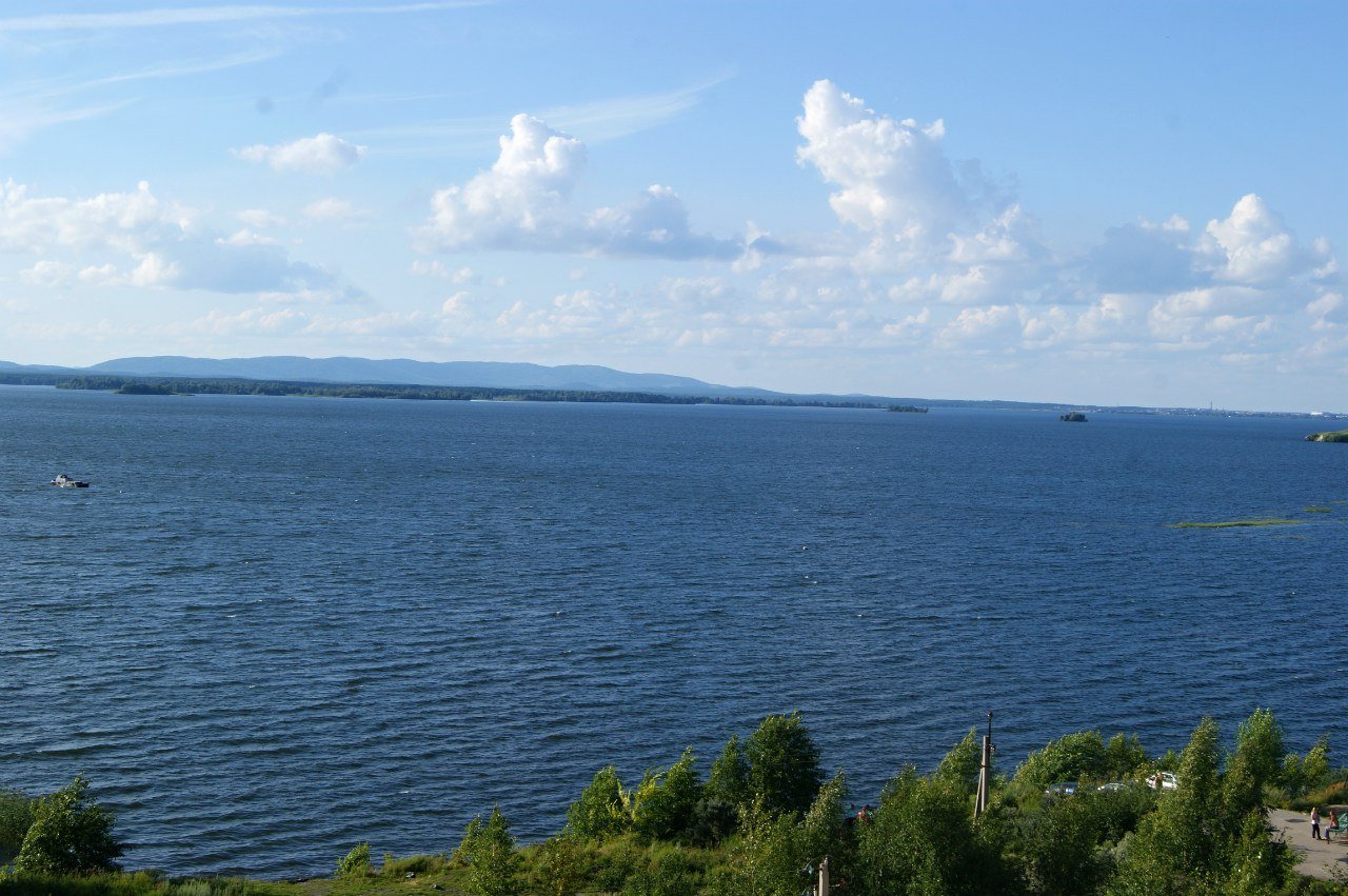 Озеро большие касли челябинская область. Озеро Иртяш Касли. Озеро Иртяш Озерск. Иртяш озеро в Челябинской. Озеро Иртяш Озерск Челябинская область.