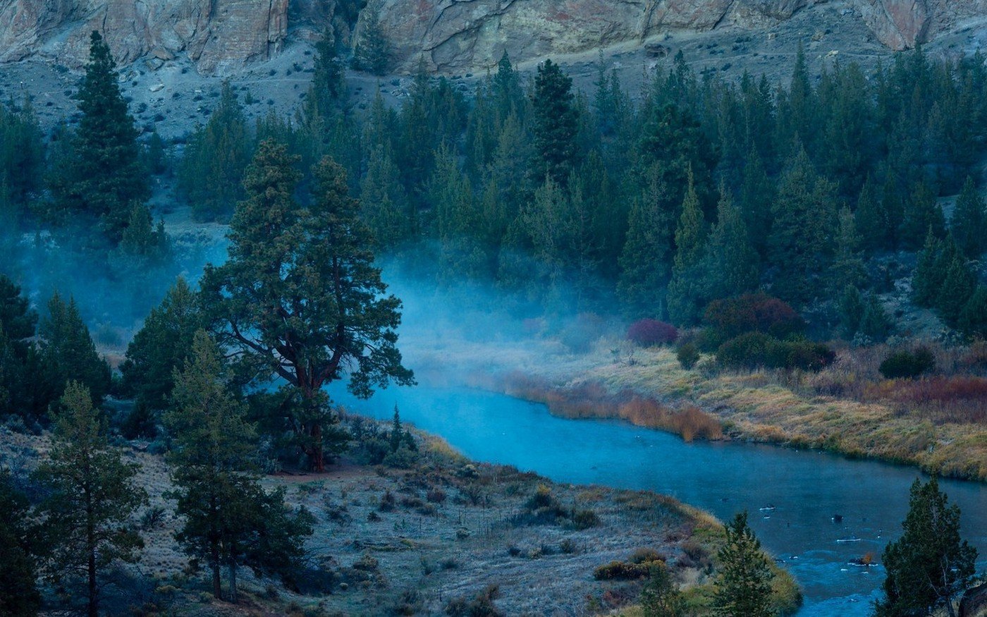 Голубая река. Штат Орегон природа. Орегон леса. Туманный штат Орегон. Пейзажи штата Орегон.