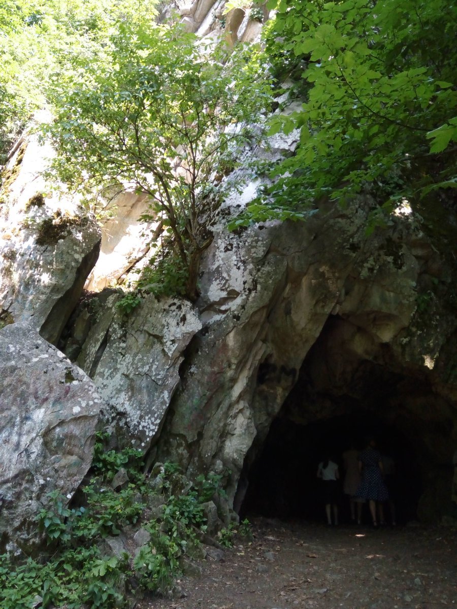 Железноводск пещера. Грот вечной мерзлоты в Железноводске. Кисловодск пещера вечной мерзлоты. Гора Развалка Железноводск пещера вечной мерзлоты.