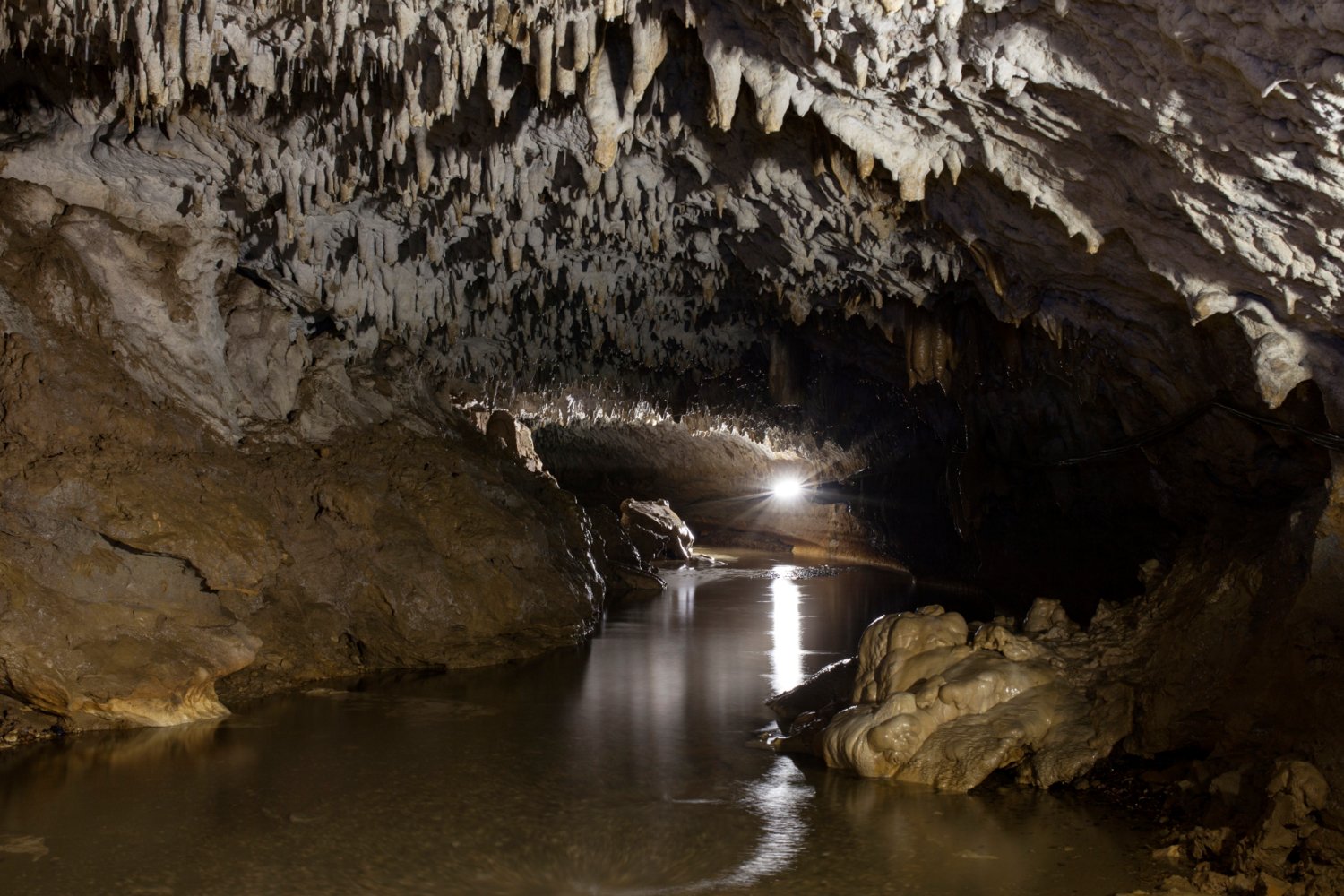 Пещера Абрскила Абхазия