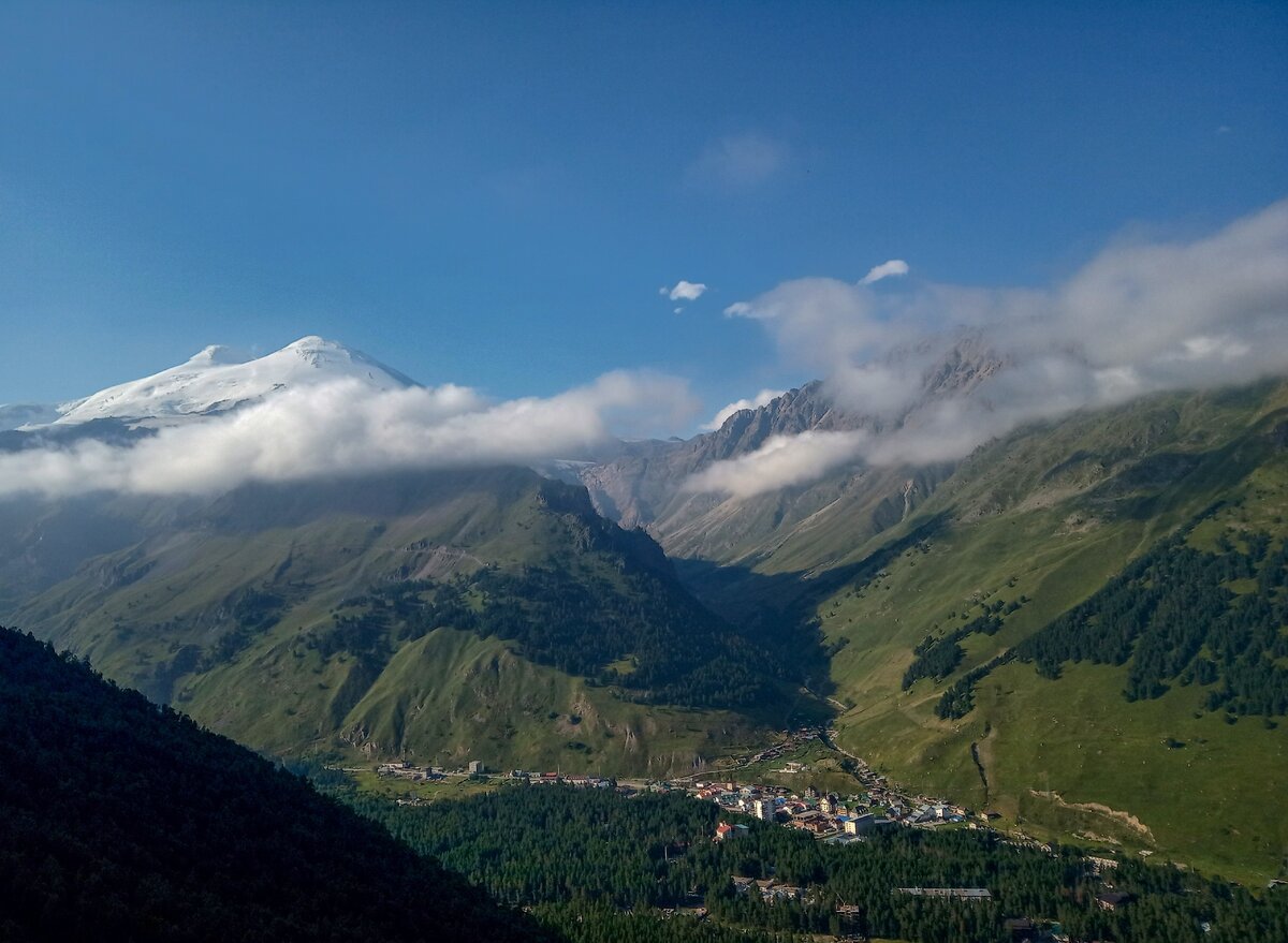 Баксанское ущелье фото весной