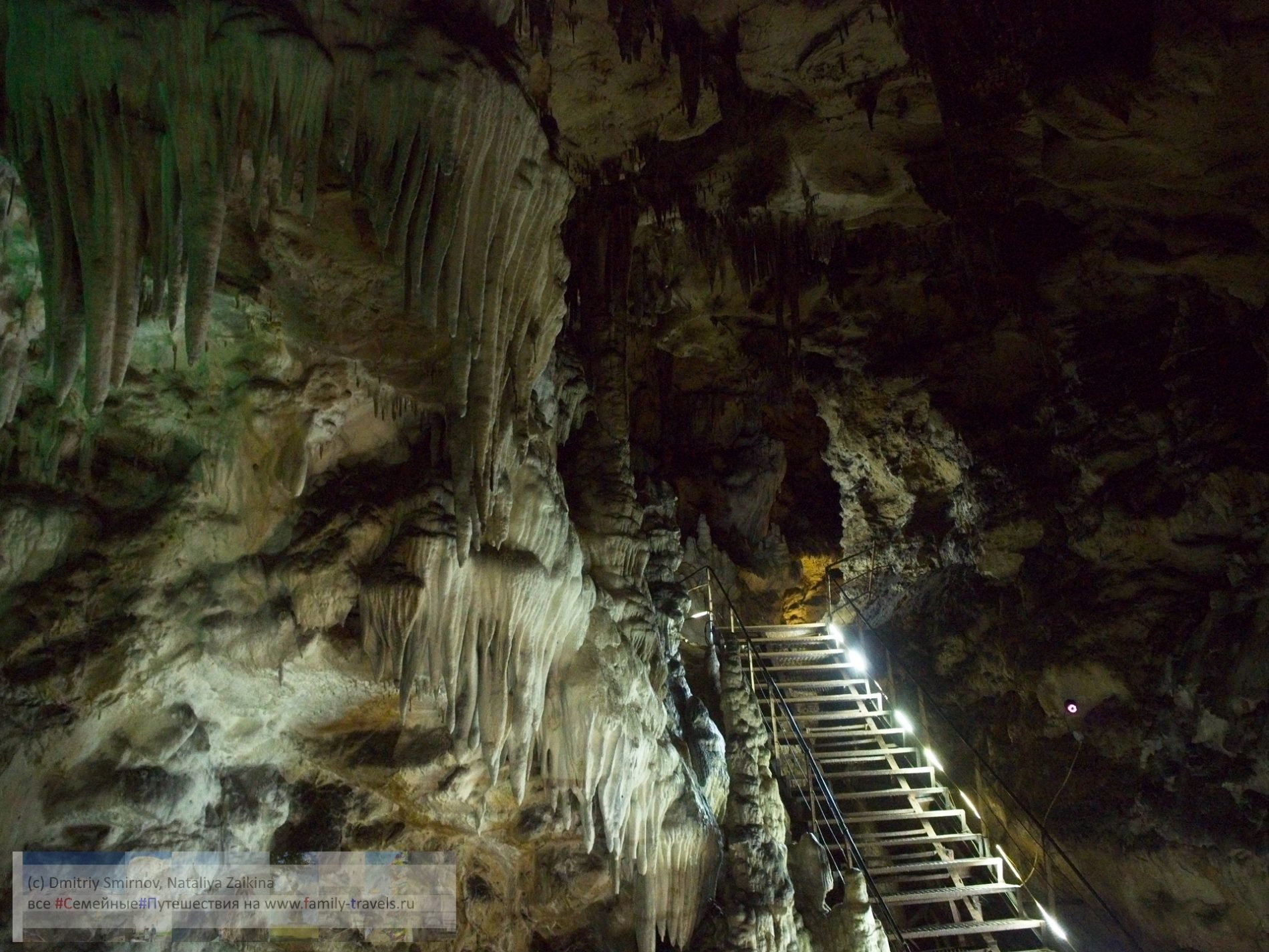 Большая Азишская карстовая пещера (Северный Кавказ)