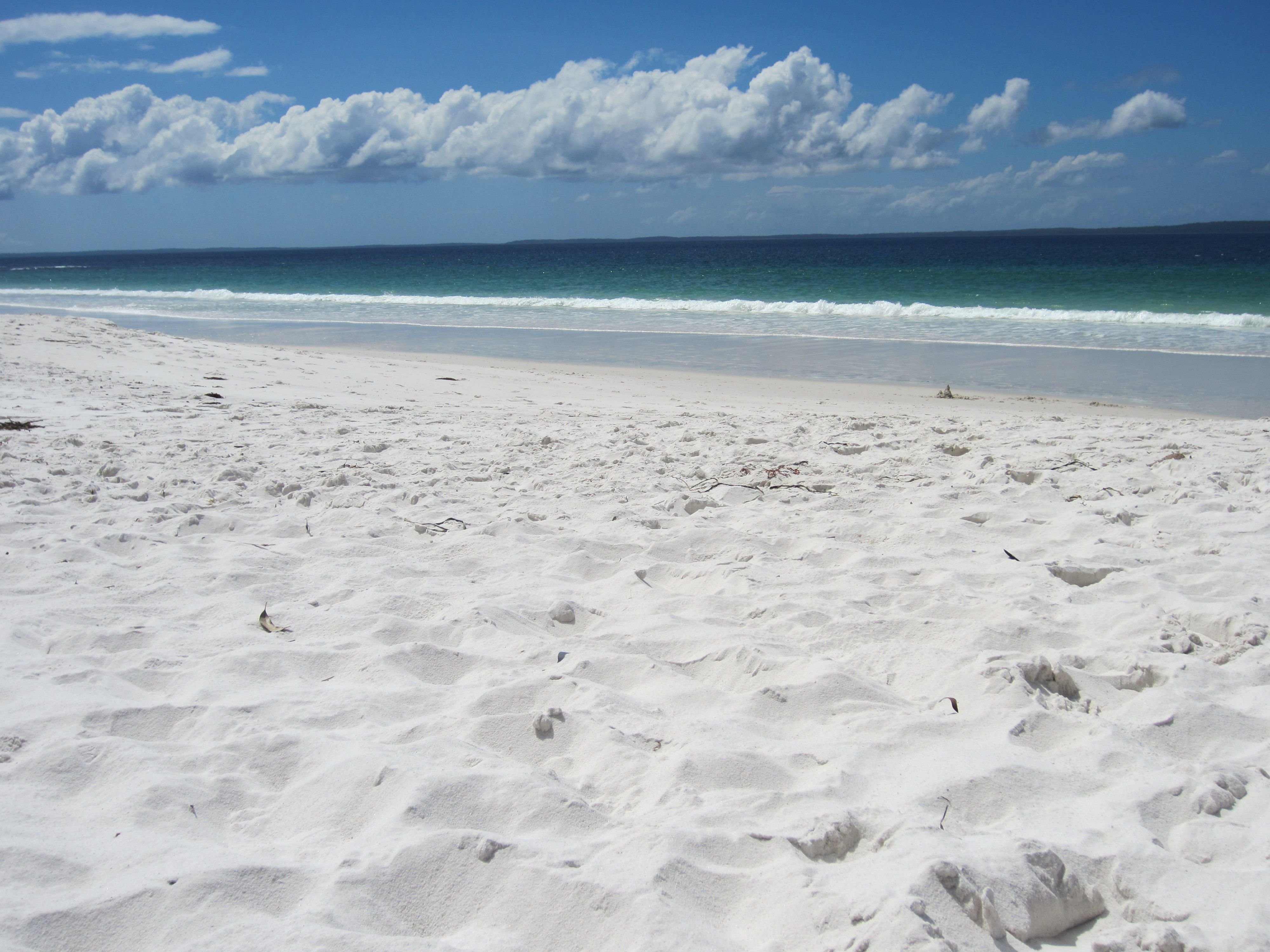 Its beach beach beach. Уайт Сэнд Бич. White Sand Beach (Вайт Сэнд Бич). Пляж Уайт Сэндс. White Sand Beach - Уайт Сэнд Бич - пляж белый песок.