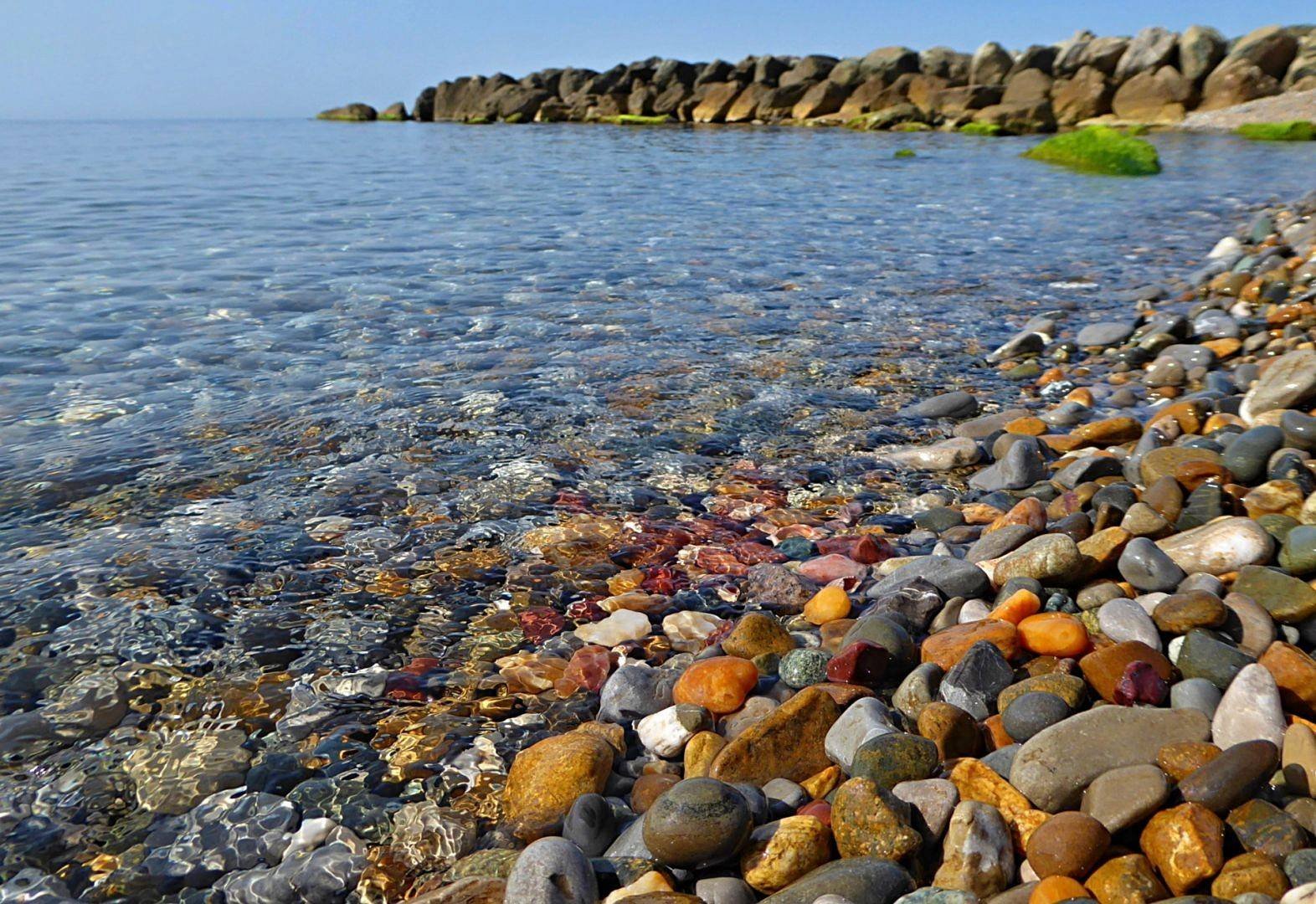 Черное море галечный берег