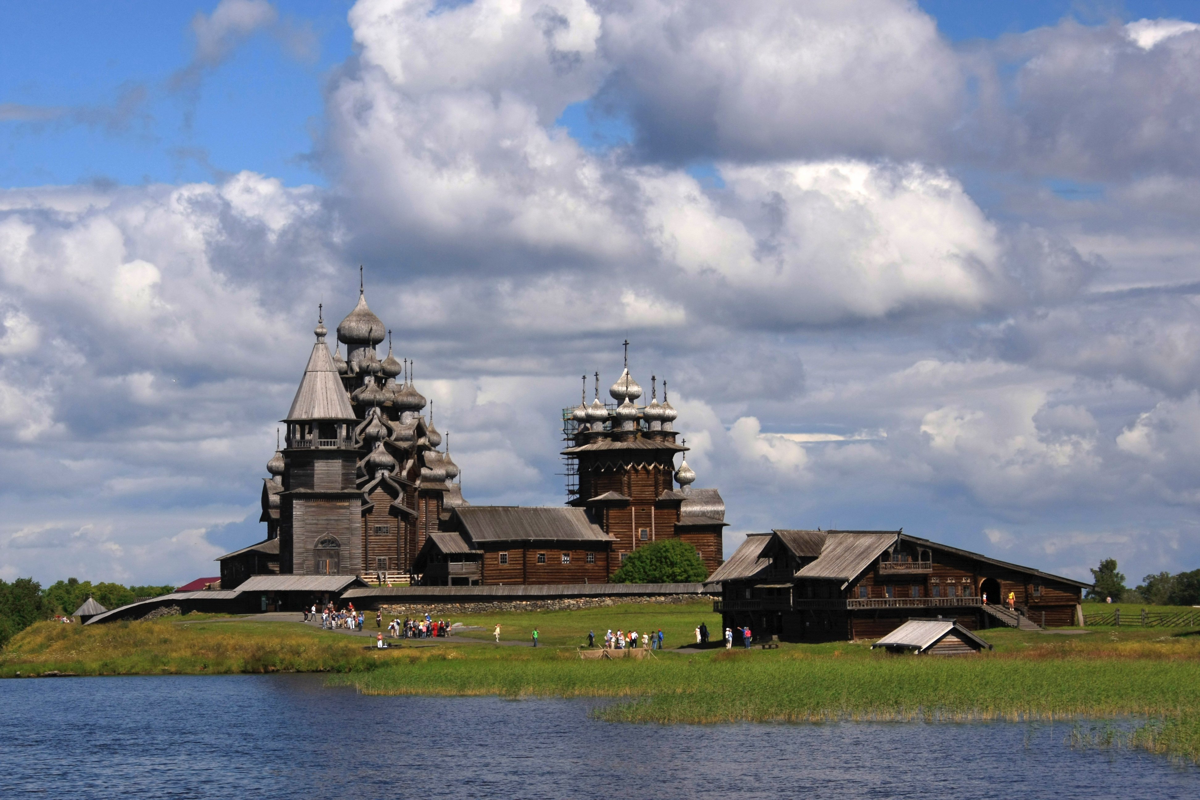 Путешествие по оне. Карелия Кижи Валаам. Остров Кижи достопримечательности. Валаам остров Кижи. Валаам Кижи достопримечательности.