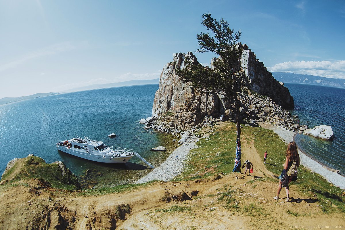 Скала Шаманка и Сарайский пляж