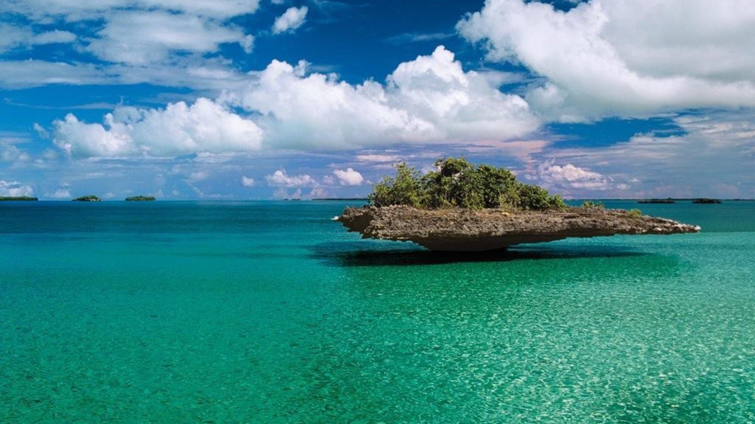 Воды карибских островов. Остров Лингшан Филиппинское море. Острова Карибского моря и Атлантического океана. Тортю остров в Карибском море. Карибы Карибское море.