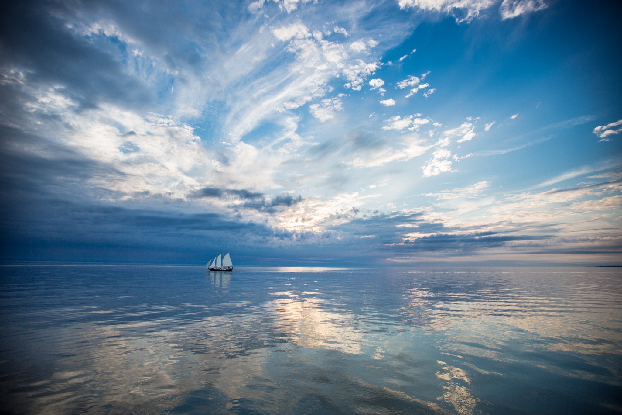 More reflections. Морской заповедник Саут-Уотер-Кей,. Азовское море в штиль. Море небо. Море облаков.