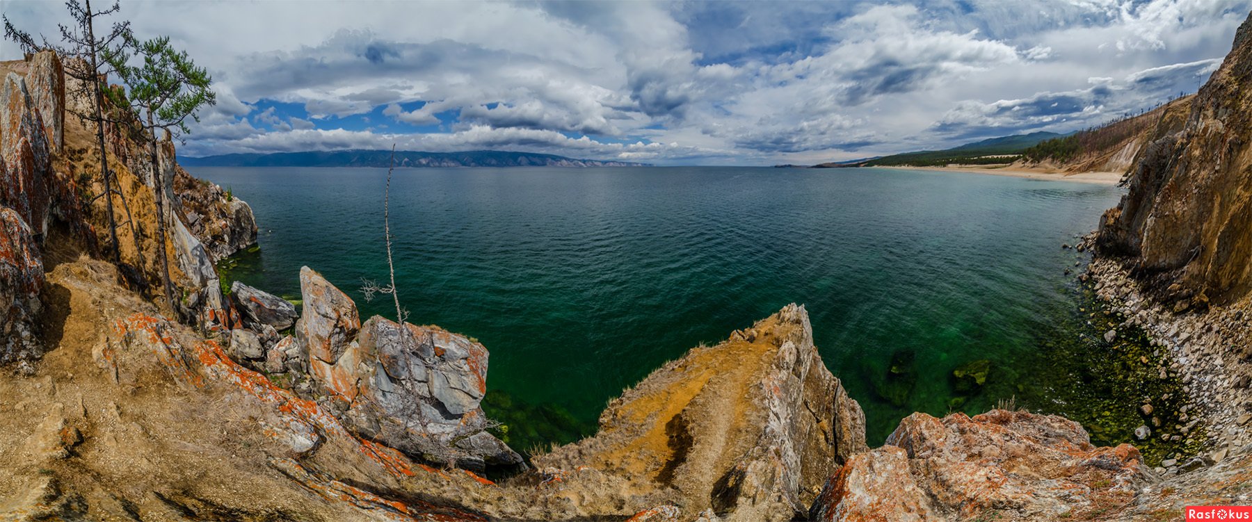 Озеро меньше моря. Озеро Байкал панорама. Ольхон панорама. Ольхон Байкал вертикальные. Ольховка Байкал.