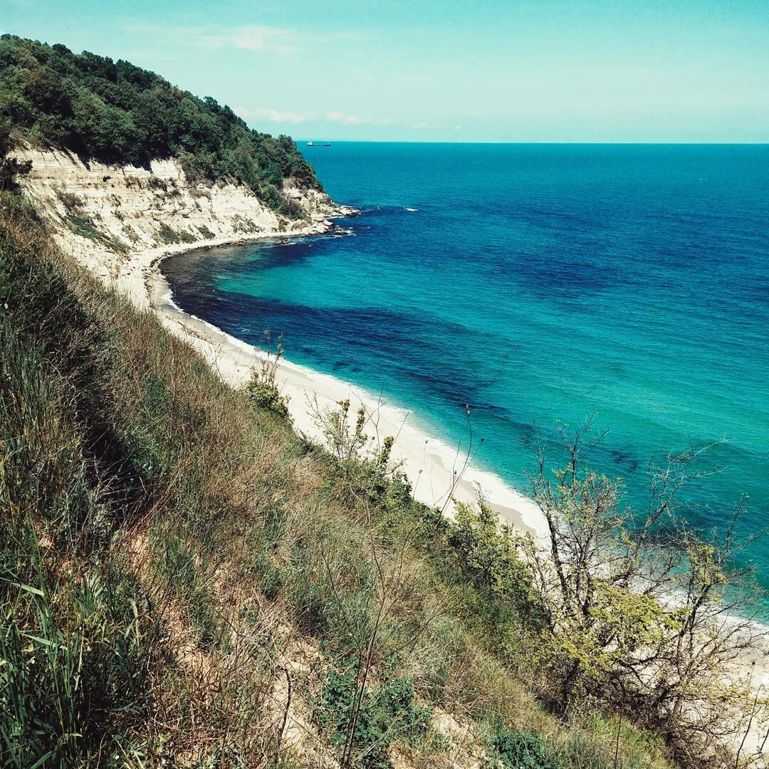 Болгария черноморское. Болгария черное море. Варна Болгария море. Варна черное море. Болгарии море дикий пляж Варна.