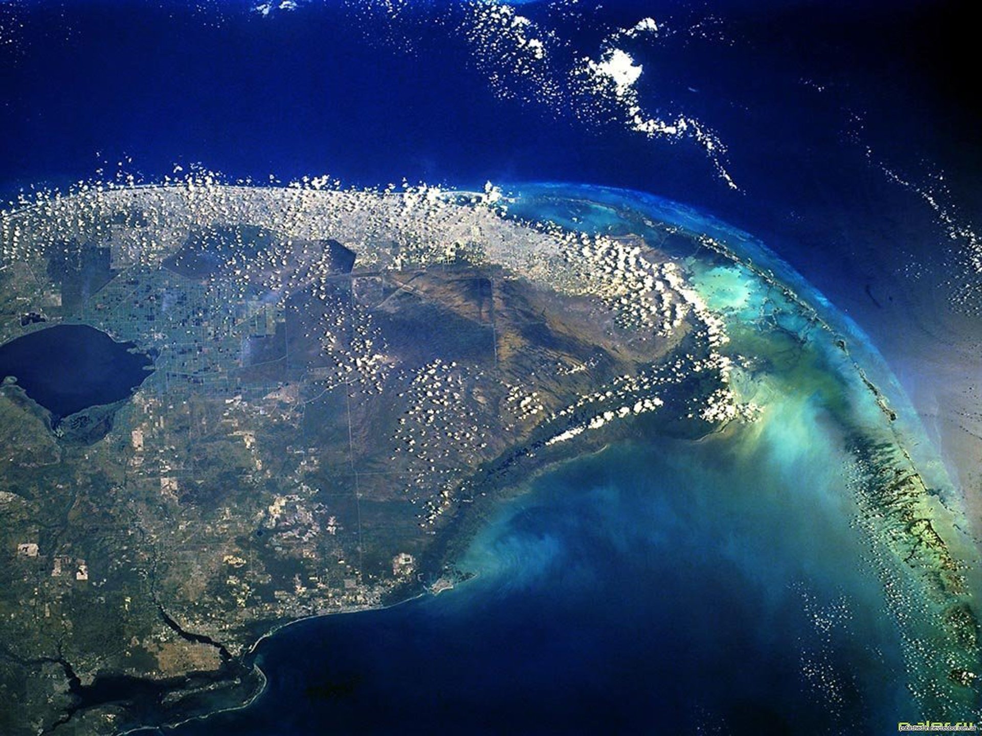 5 океанов планеты. Снимки из космоса. Атлантический океан из космоса. Южная Америка вид из космоса. Океан вид из космоса.