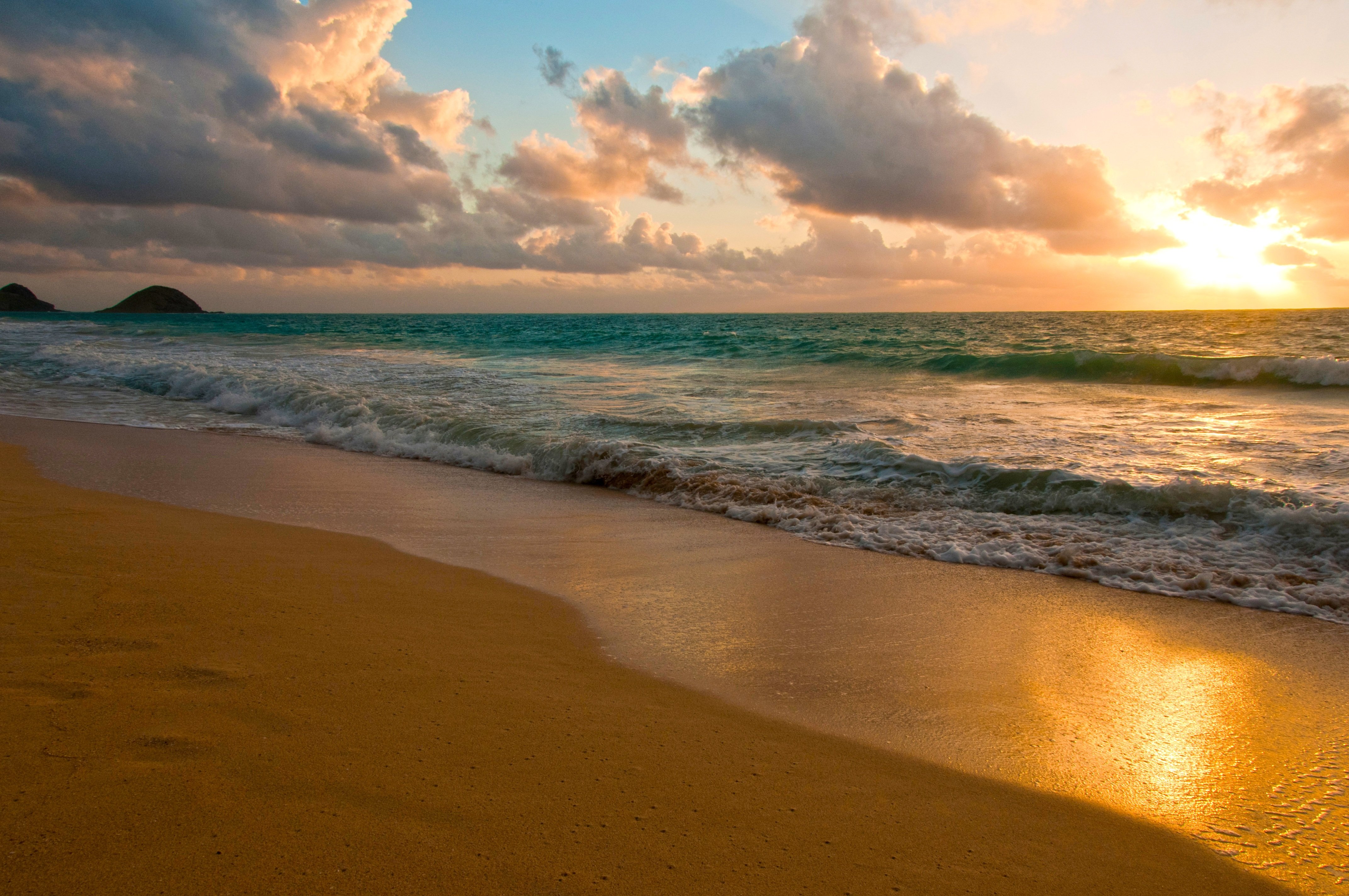 Побережье это. Море пляж. Берег моря. Море солнце песок. Солнце пляж.