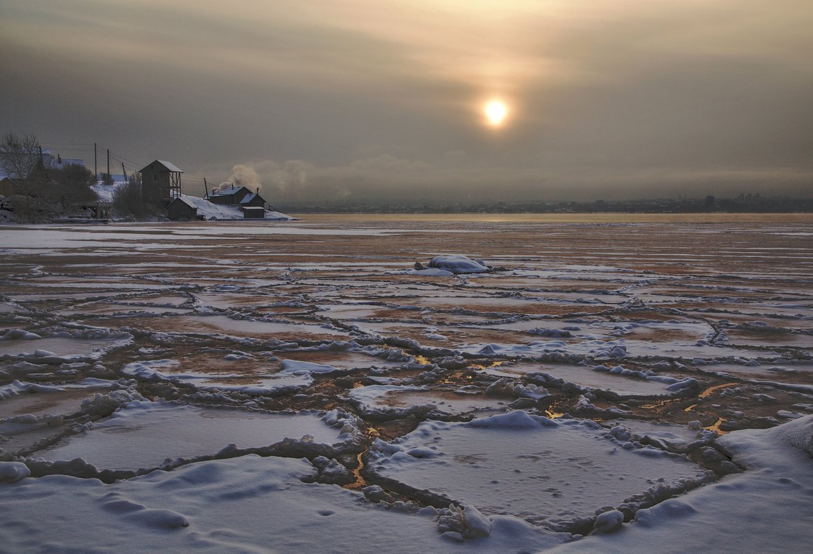 Онега зимой. Онежское озеро Петрозаводск зима. Онежское озеро Карелия зимой. Замерзшее Онежское озеро. Онего Петрозаводск Карелия.