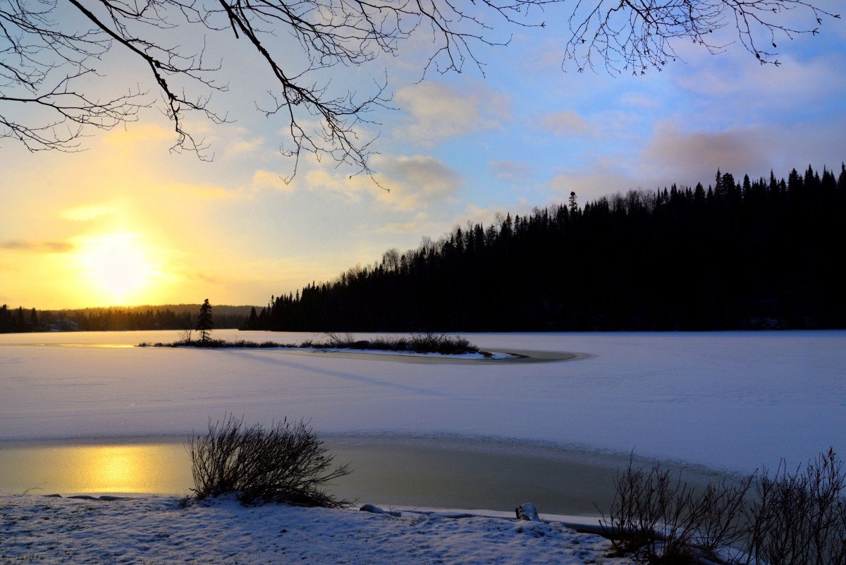 Зимний закат на озере