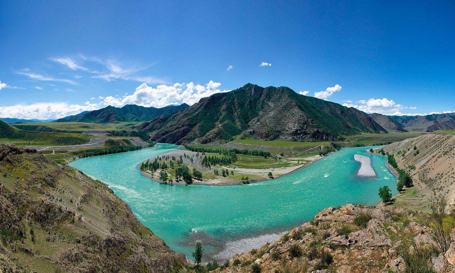 Водные ресурсы бирюзовая Катунь