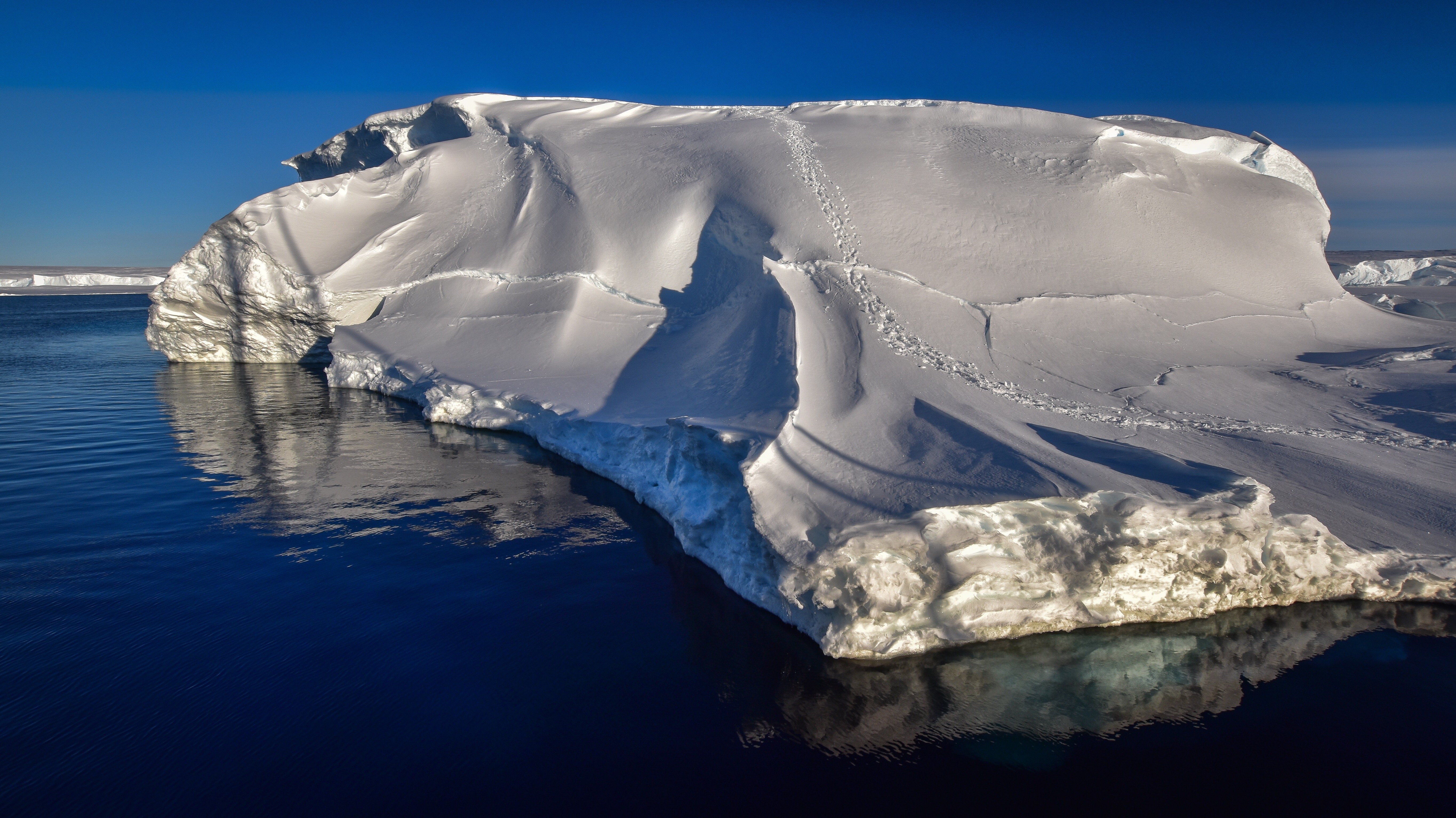 На что больше похож лед. Арктика Антарктика Антарктида. Антарктик айс шилд, Антарктика. Озеро Восток в Антарктиде. Купол Аргус Антарктида.