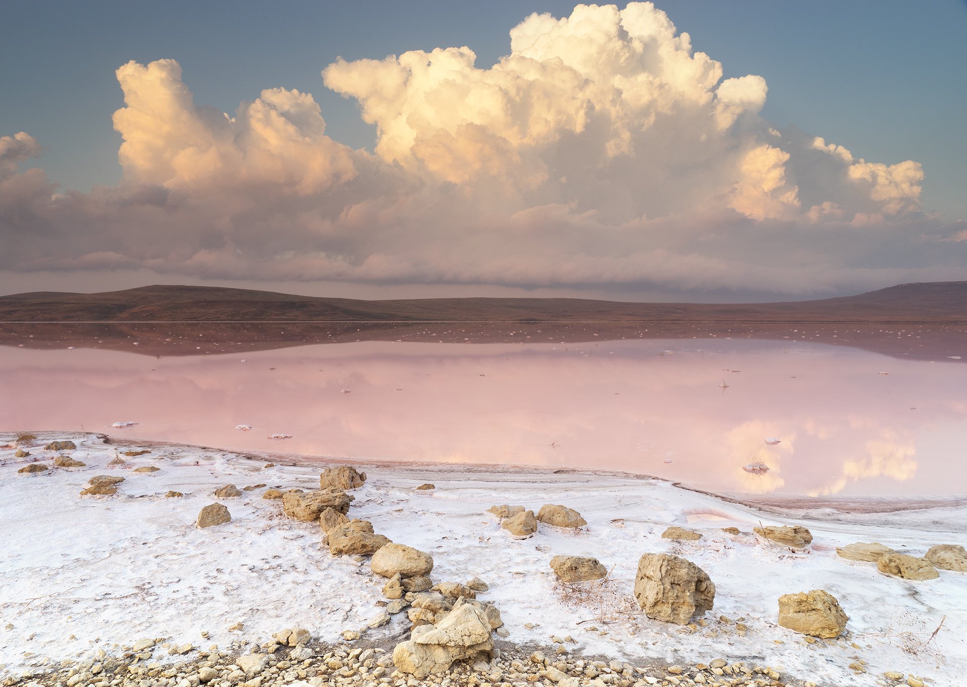 Розовое каяшское озеро Опук