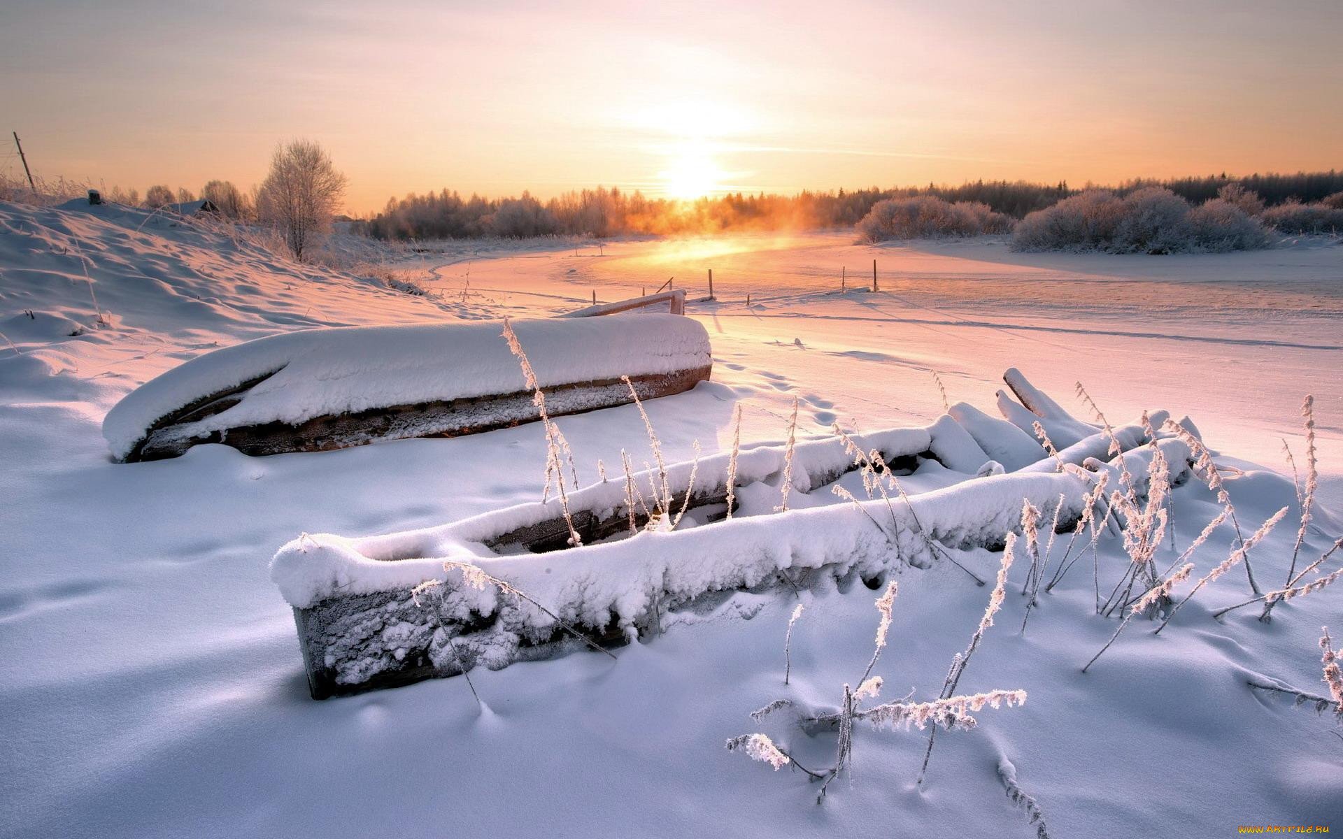 Судьба под снегом. Зимняя природа. Лодка в снегу. Природа Карелии зимой. Зимний пейзаж лед.