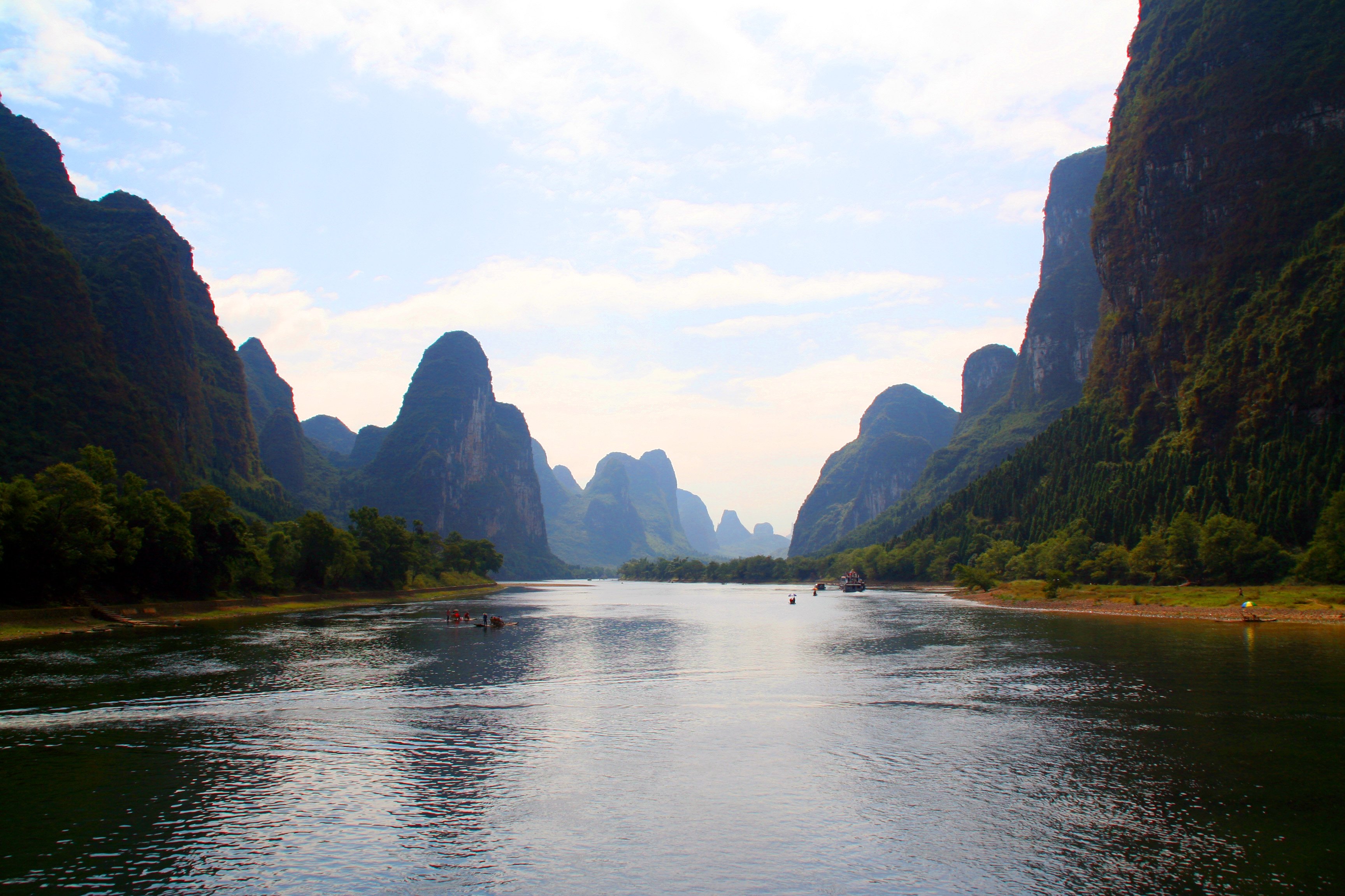 Какие крупные реки в китае. Чжуцзян Юньнань. Река Лицзян в Гуйлине. Река Лицзян Китай. Река Чжуцзян.